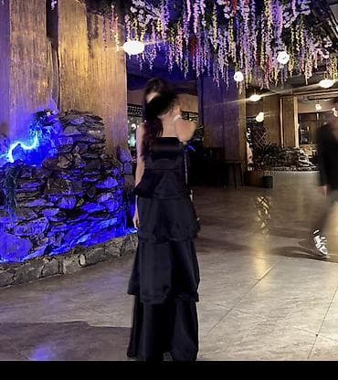 вечерный платья: Вечернее платье в пол, темно синего цвета. - Силуэт: приталенный верх — 1