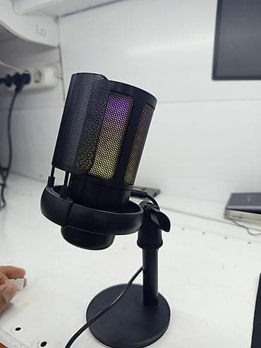 Настольный микрофон с RGB-подсветкой предназначен для записи звука