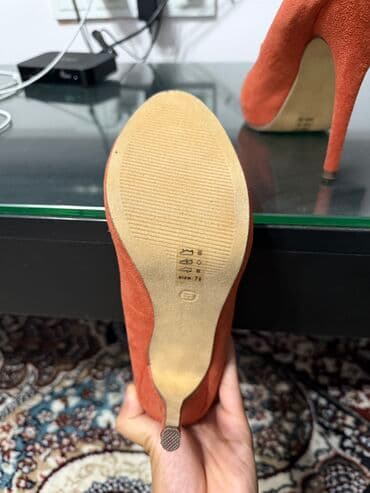 женские брендовые туфли недорого: Продаю женские туфли новые ни разу не носились замшевые,подошва тоже — 4