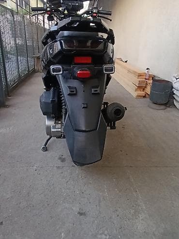 маленький мопед: Скутер Танк, тормоза дисковые,12 колёса, сигнализация, всё работает,не — 9