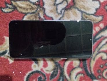 8 лайт: Смартфон с большим безрамочным экраном с каплевидным вырезом под — 10