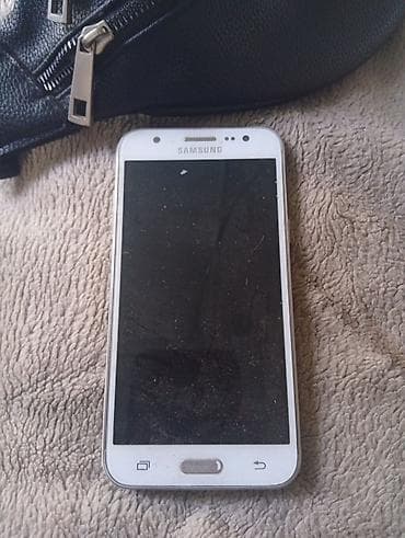 камера на авто: Смартфон Samsung (белый корпус, серия Galaxy с физической кнопкой — 2