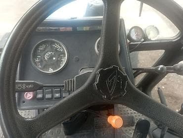 Тракторы МТЗ (Беларус): Трактор МТЗ «Беларус» (серия 82/80) - Полный привод (виден передний — 4