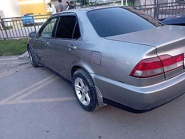 Транспорт: Honda Accord седан, правый руль. Цвет серо‑бронзовый, легкосплавные — 2