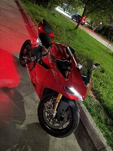 спортивный скутер: Спортбайк Ducati, 1200 куб. см, Бензин, Взрослый — 1