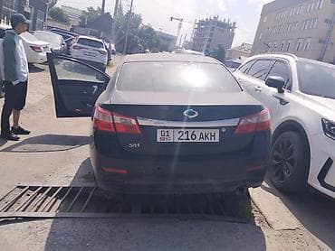 x elite: Renault 5: 2011 г., Седан — 1