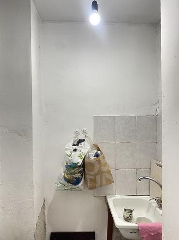 помещения продаю: 1 комната, 30 м², Малосемейка, 4 этаж, Косметический ремонт — 3