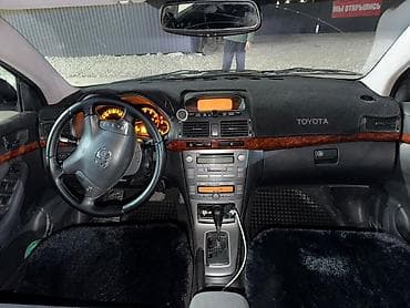 задние фары на 124: Toyota Avensis: 2003 г., 2 л, Автомат, Бензин, Седан — 8