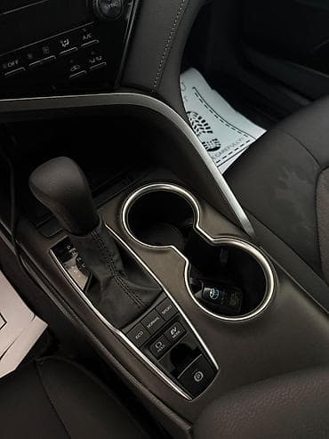 byd seagull: Toyota Camry: 2021 г., Гибрид, Седан — 6