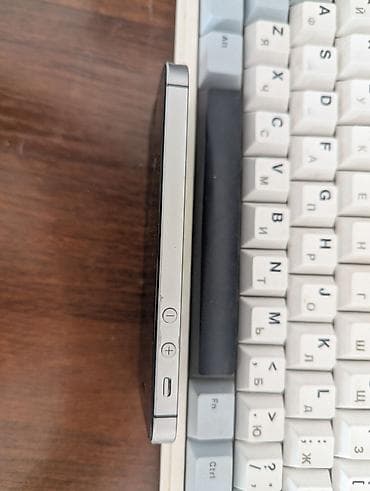 Техника и электроника: IPhone SE, Б/у, 32 ГБ, Серебристый, 84 % — 3