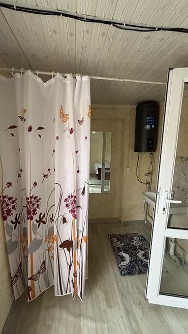 балыкчы комната: Комната 3000 сом / 4х местные -пляж в шаговой доступности 15 мин - — 3