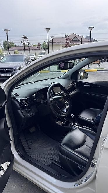 Продажа авто: Chevrolet Spark: 2017 г., 1 л, Автомат, Бензин, Хэтчбэк — 4