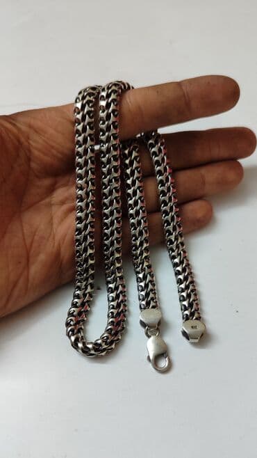 эксклюзивные свадебные пригласительные: Серебряная цепочка в плетении "Мегапитон". Замок-карабин обеспечивает — 1