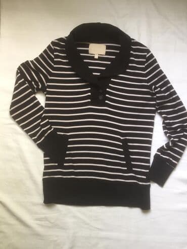 срочно продаю в связи с переездом: Кофта размер М трикотаж (Banana republic) цена 1000с — 1