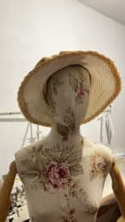 шиномонтажное оборудование для грузовых автомобилей бу: Манекен Взрослый женский, Материал: Дерево, Б/у — 7