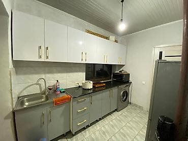 Дома: 🏡 Продаётся уютный дом в районе Ак-Ордо 3! 📍 Адрес: ул. Элмирбек — 2
