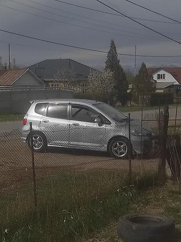 спойлер на фит: Honda Fit: 2002 г., 1.3 л, Вариатор, Бензин, Хэтчбэк — 10
