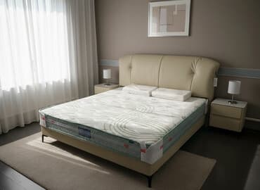 подъемный механизм для кровати: Элегантная двуспальная кровать кремового цвета с мягким изголовьем — 1