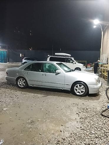 бид е2: Mercedes-Benz E-Class: 2001 г., 2.2 л, Дизель, Седан — 1