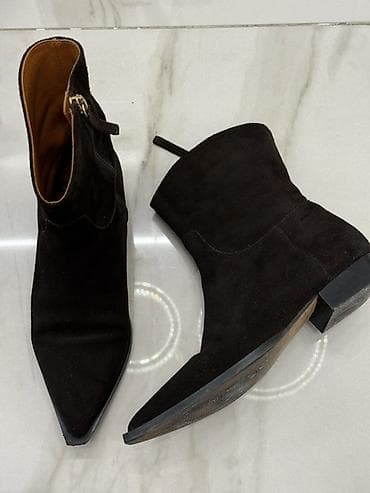 Свадебные платья и аксессуары: Женские ботинки-ботильоны из замши, черного цвета. - Форма носка — 1