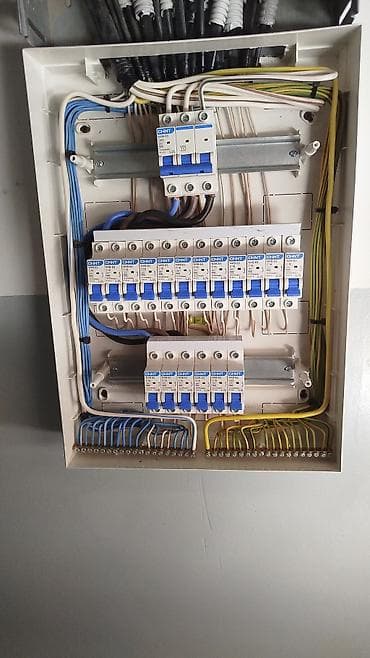 bsk capital group: Электрик Больше 6 лет опыта — 7