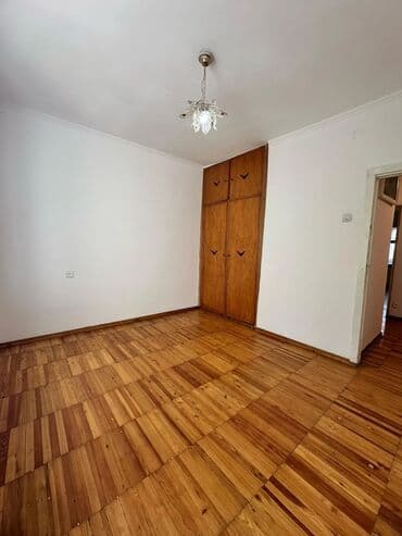 продаю квартиру по улице советская донецкая саманчина: 3 комнаты, 77 м², Индивидуалка, 3 этаж — 5