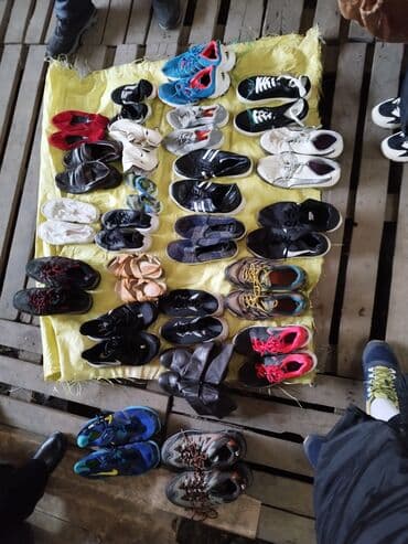 Босоножки, сандалии, шлепанцы: Оптом обувь из Южной Кореи ботасытуфлишлепанцы,кроксы мужские — 1