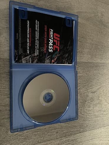 купить диски с играми на пк: EA Sports UFC 4 — дисковая версия для PlayStation 4 (PS4). Меняю на — 2