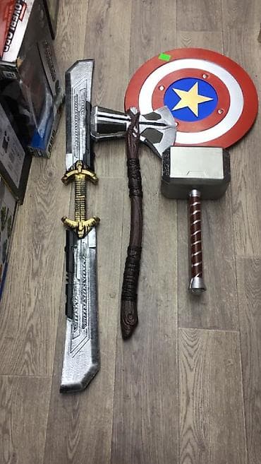 маленький машинка: Marvel представляет. Всеми любимые герои, их боевое оружие, молот и — 5