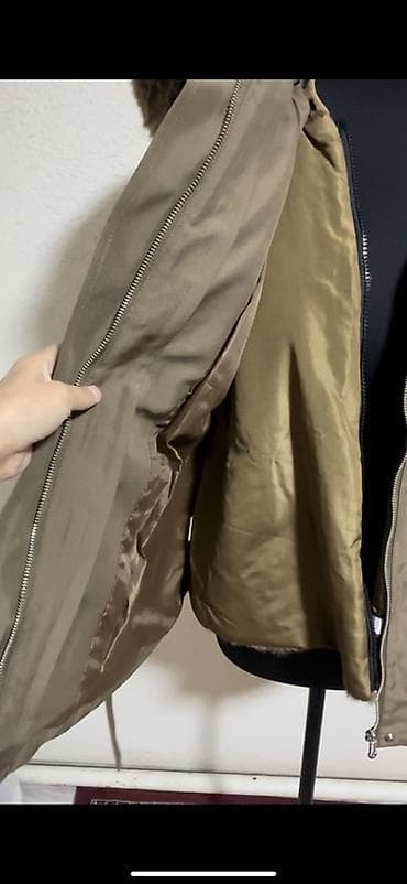 пуховик oodji: Женская парка и пуховик 1) Парка хаки с меховой опушкой на капюшоне - — 2