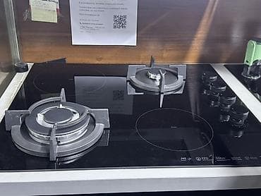 Комбинированная варочная панель на стеклокерамике: 2 газовые конфорки