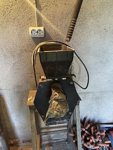 кукуруза рушенный: Электрическая зернодробилка/кормоизмельчитель на станине - Тип — 2