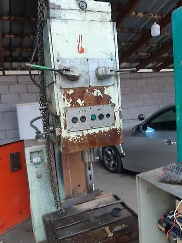 Продаю сверлильный станок 2н135