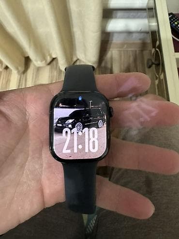Смарт‑часы Apple Watch (корпус прямоугольный, черный/темный, ремешок