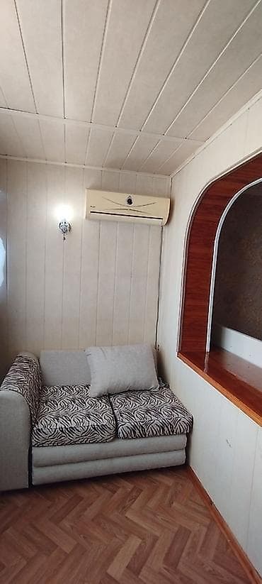 1 бөлмө, Толугу менен эмереги бар
