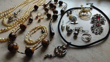 Ювелирные изделия: Бижутерия б/у и новая. Цена договорная. Пишите на Ватсап. Здесь — 3