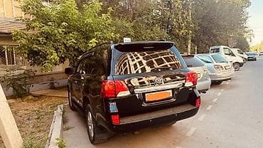 тайота в: Toyota Land Cruiser: 2012 г., 4.6 л, Автомат, Бензин, Внедорожник — 2