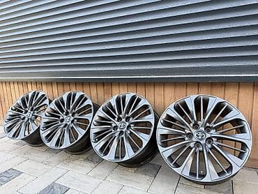 Литые Диски R 18 Toyota, Комплект, отверстий - 5, Новый — 1
