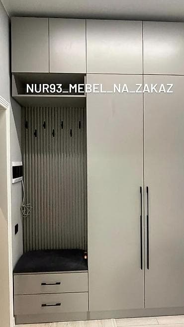 Детская мебель: Компактная прихожая в современном стиле, выполненная в светлых тонах с — 4