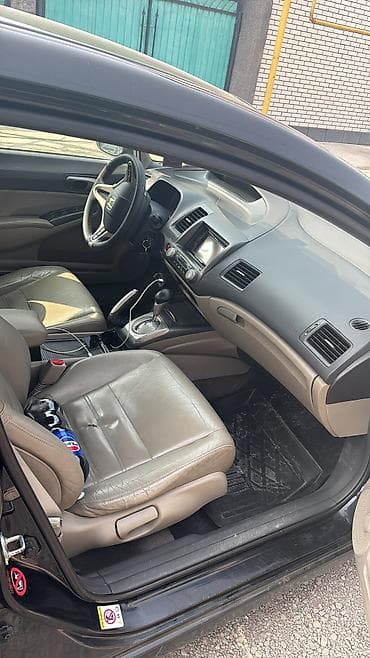 сивик 2006: Honda Civic: 2009 г., 1.3 л, Автомат, Бензин, Седан — 4