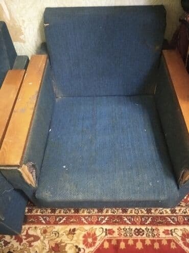 стульчики офисные: Б/У кресло 2.шт.Россия. Характеристики: - Каркас: массив/фанера — 1