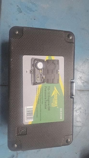 Манометр для измерения давления масла в двигателе Aeroforce TU-12