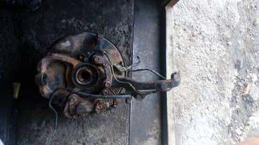 Ленд Крузер 100 цапфа передняя правая