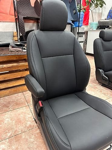 Чехолдор Булгаары, Жаздыгы бар, түсү - Кара, Toyota, Жаңы, Өзү алып кетүү