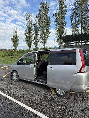 Продажа авто: Nissan Serena: 2006 г., 2 л, Автомат, Бензин, Минивэн — 6