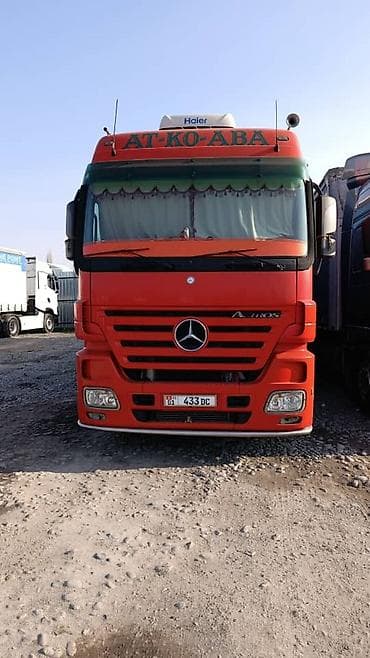 ретарда: Тягач, Mercedes-Benz, 2005 г., Тентованный — 2