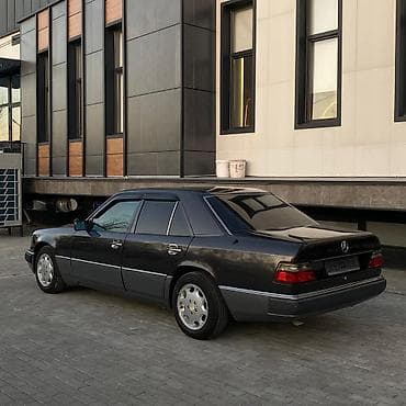class: Mercedes-Benz W124: 1992 г., 2.3 л, Механика, Бензин, Седан — 2