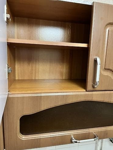 Тумбы и подставки: Кухонный гарнитур EuroStyle, цвет «орех» с классическими фасадами — 3