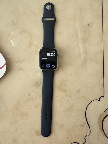 Apple Watch: Apple Watch SE 2 Часы в идеале АКБ 97% Брали новым 45 ММ Есть — 3