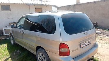карнивал carnival: Kia Carnival: 2002 г., Минивэн — 3